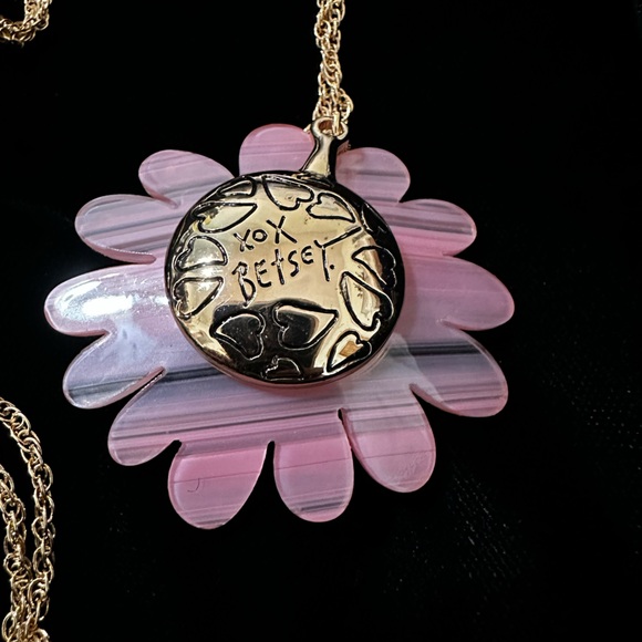 Betsey Johnson Pink Floral Gold Tone Chain Necklace NWT - Picture 5 of 5